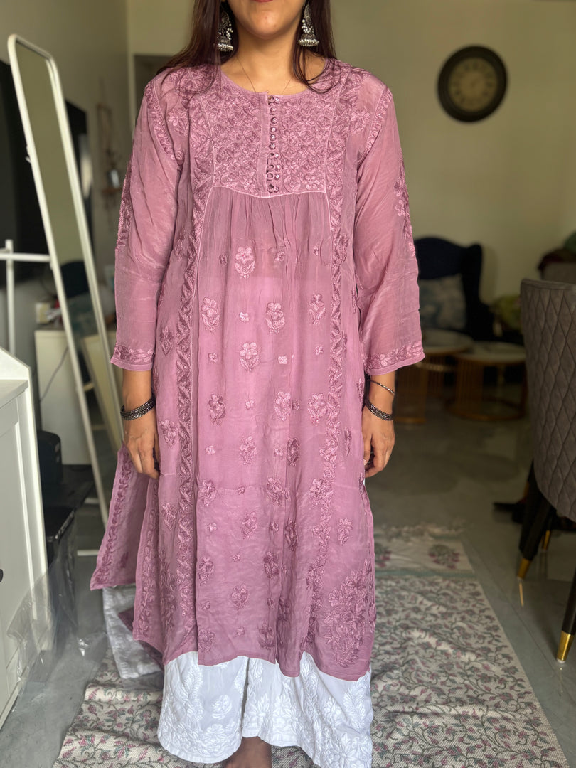 Pure crepe chikankari kurtha with luppi buttons